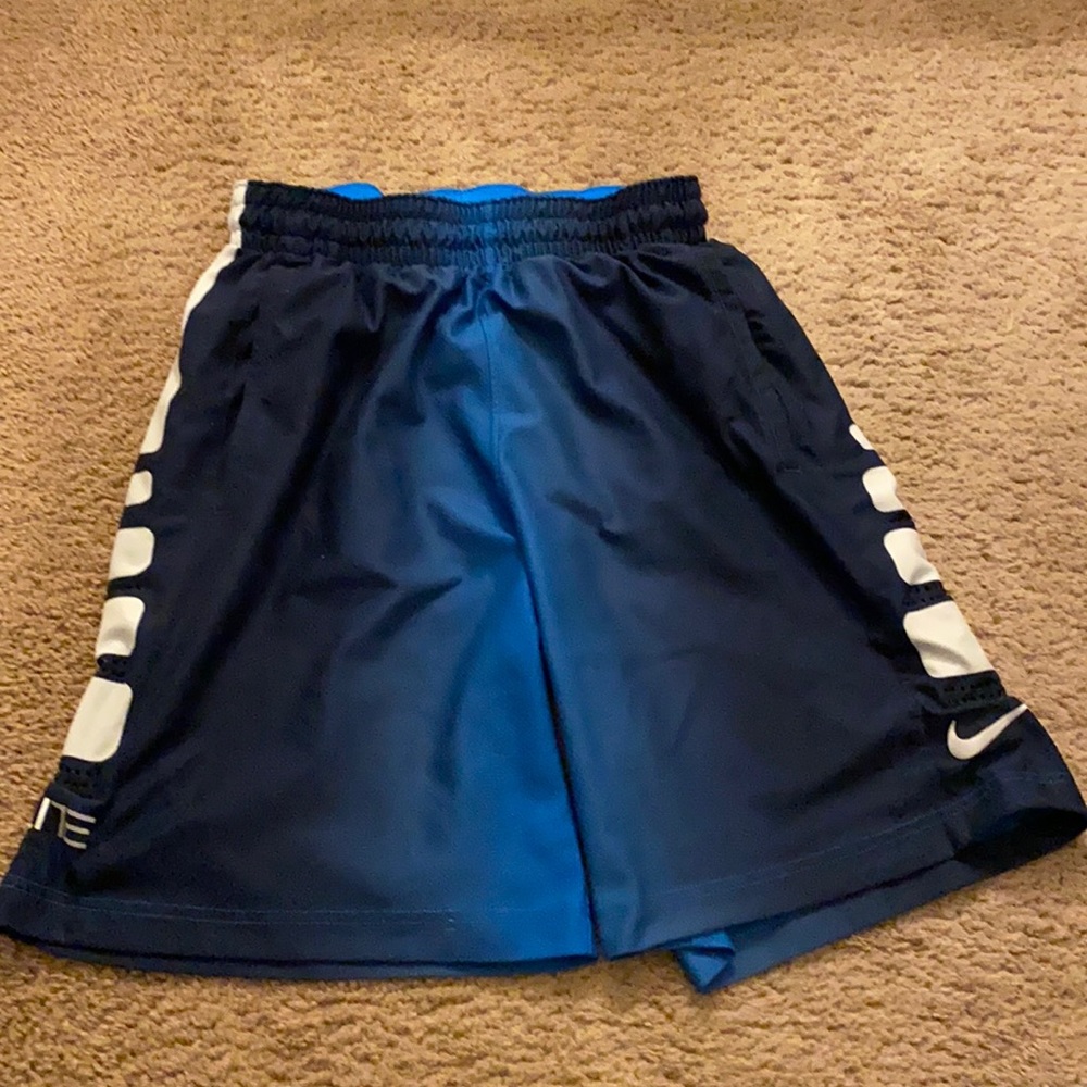 Nike elite men’s medium gradient Blue shorts